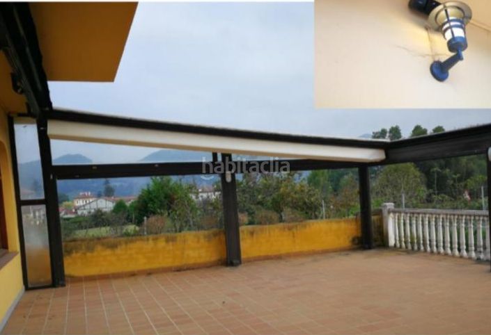 Foto 5a81ebc6-d689-408a-b8be-4d548c455264. Edificio in Liendo