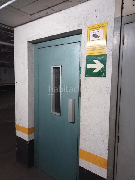 Foto 02564e6c-ba65-49fb-a58e-8989a0527512. Parking voiture dans Abandoibarra - Guggenheim Bilbao