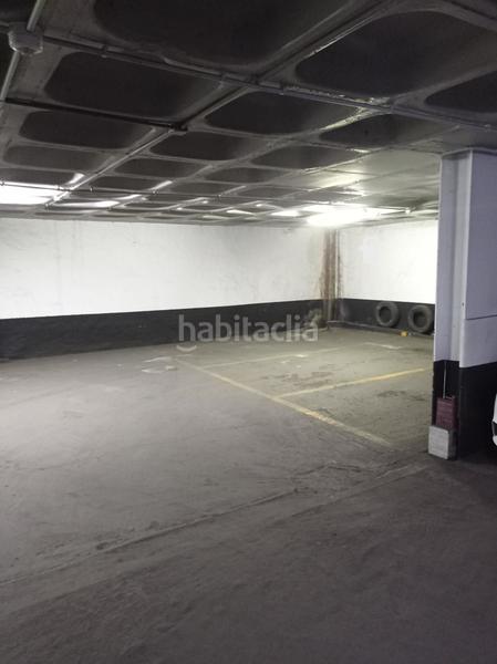 Foto 3cf29d25-f484-426b-8dcd-4138a184efd4. Parking voiture dans Abandoibarra - Guggenheim Bilbao