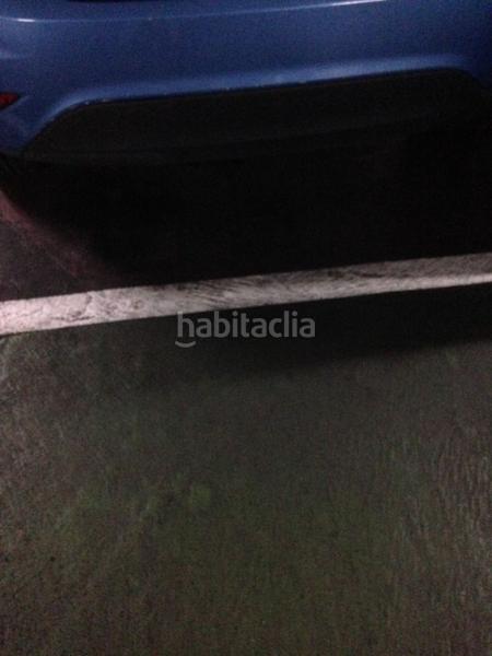 Foto 158027b8-ec8c-408a-a2fd-3f93852ff3f7. Parking voiture dans Abandoibarra - Guggenheim Bilbao