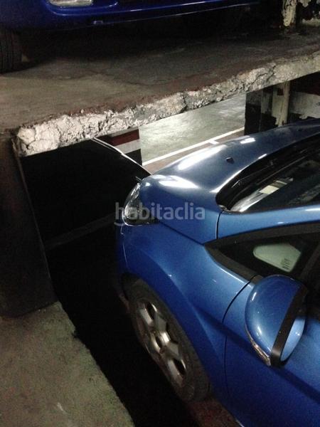 Foto 62a5f607-d311-4ca9-a5f4-7b6970c86654. Parking voiture dans Abandoibarra - Guggenheim Bilbao