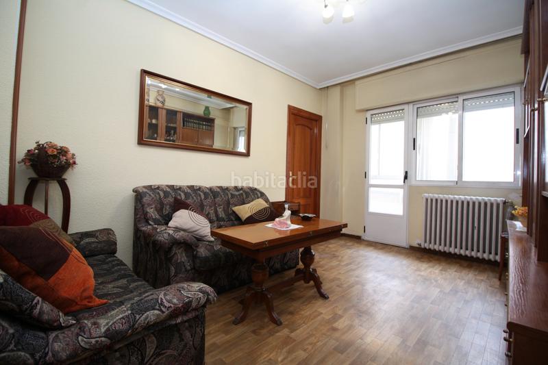 Foto f799707d-522f-4436-83a7-f05d1656a77c. Etagenwohnung mit heizung in Delicias Valladolid