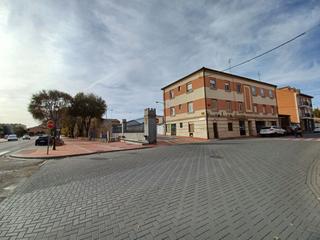 Lloguer Local Comercial  Diez de octubre. Local en alquiler en olmedo.