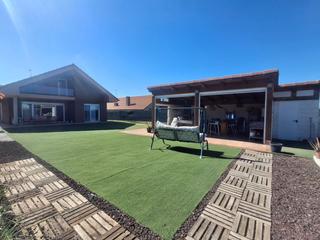 Xalet  Darbuca. Chalet en venta en urb. casasola, 4 dormitorios.