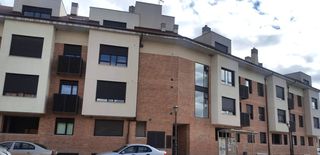 Miete Etagenwohnung  Marques de san felices. Piso en alquiler en santovenia de pisuerga, 3 dormitorios.