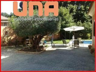 Masia a Santa Maria de Trassierra. Casa con terreno en trasierra junto baños de popea
