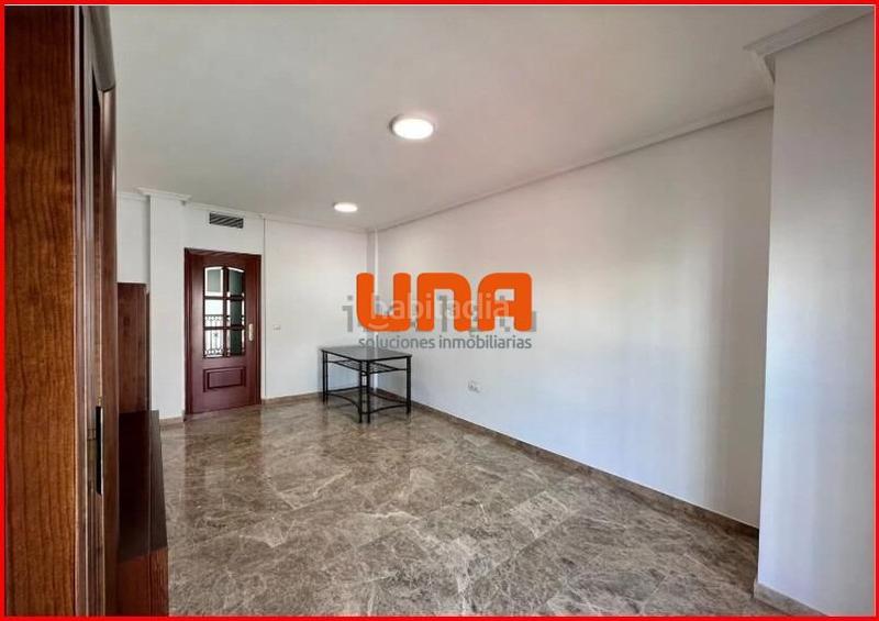 Foto b2db1598-d5da-492b-be51-78801749a433. Piso  de nueva construcción en levante para entrar a vivir en Córdoba