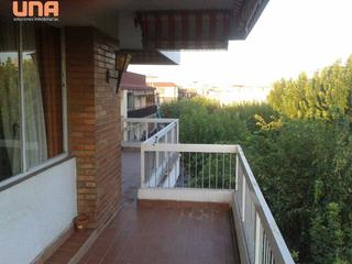 Location Appartement à Santa Rosa - Valdeolleros. Se alquila piso solo para estudiantes en zona santa rosa