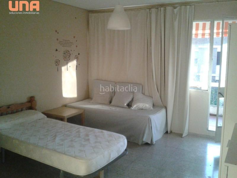 Foto f8134f6c-ea7d-41c3-bd01-1f91ec17e3b5. Alquiler piso se alquila piso solo para estudiantes en zona santa rosa en Córdoba