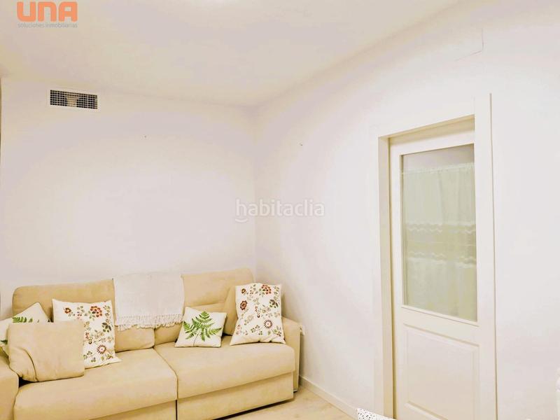 Foto c734e534-cff3-4401-a0d0-d0b86429b304. Alquiler piso bonito piso en alquiler listo para entrar a vivir junto a la emblemática plaza de la corredera solo contratos temporada en Córdoba