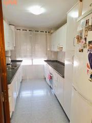Etagenwohnung in Sector Sur. Piso polígono guadalquivir junto centro comercial guadalquivir l