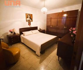 Appartamento in Casco Histórico  - Ribera - San Basilio. Piso muy cerca de la ribera y san pedro para reformar a su gusto