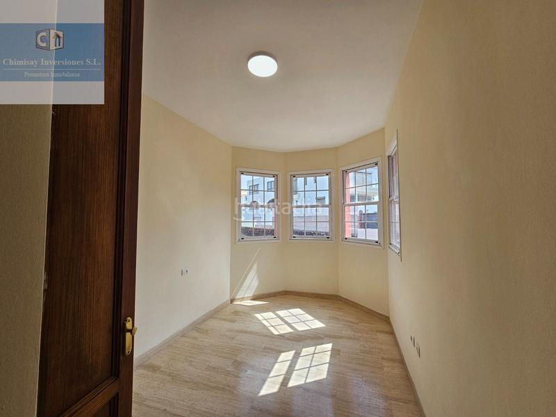 Foto 57ecab12-f246-4f95-b530-bb1929454fa5. Casa a schiera con riscaldamento parcheggio in Chayofa Arona