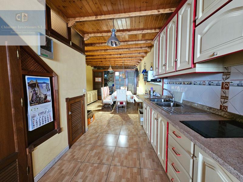 Foto 0122c81a-bce9-460c-b06a-0278bceb3bdc. Casa amb calefacció aparcament a La Perdoma - San Antonio - Benijos Orotava (La)