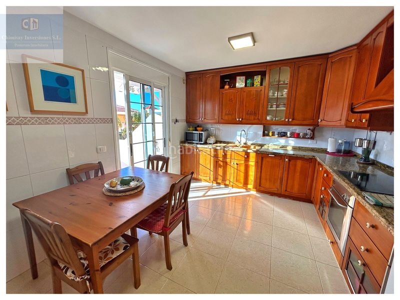 Foto 1cfe700b-f82c-45b0-9024-37dd31f34ff2. Casa adossada amb aparcament piscina a La Quinta Santa Úrsula