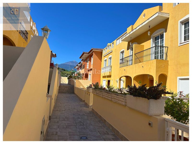 Foto 9314d16b-3b39-432b-9c81-27be1006bb42. Casa adossada amb aparcament piscina a La Quinta Santa Úrsula