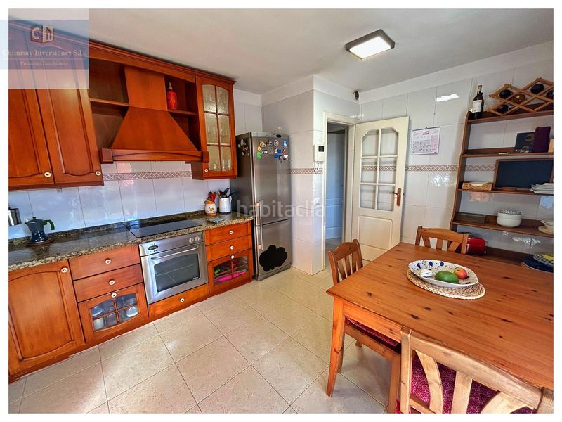 Foto e9d8dc2a-1221-48c5-91e9-c0d8701aa414. Casa adossada amb aparcament piscina a La Quinta Santa Úrsula