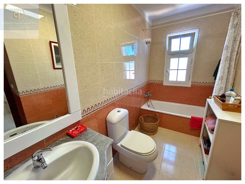 Foto f4020e5a-ea32-41c8-9fd2-a6e276543e18. Casa adossada amb aparcament piscina a La Quinta Santa Úrsula
