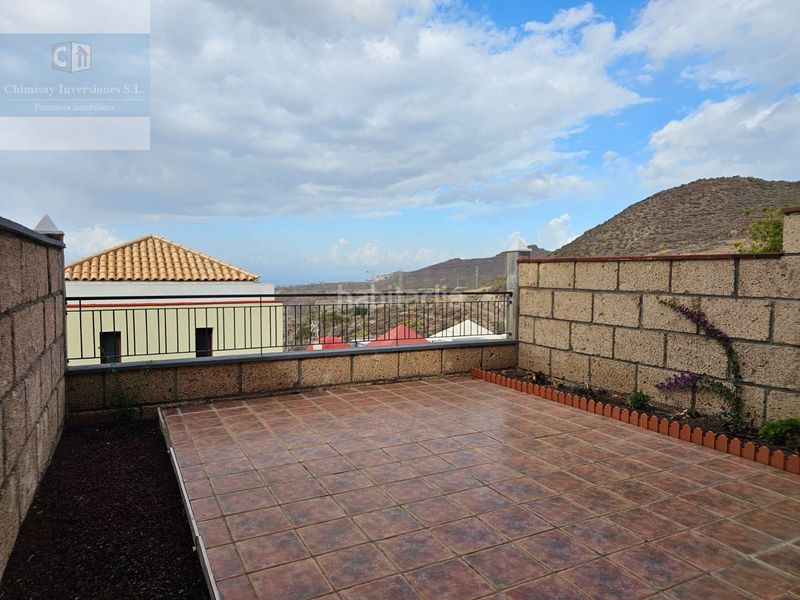 Foto b042c4cb-8dc6-4c25-8af7-daa536862671. Casa adossada amb calefacció aparcament a Chayofa Arona