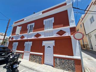 Édifice  La cocineta. Edificio en tijoco bajo compuesto por 12 mini apartamentos inver