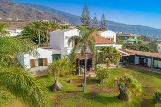 Maison  Centauro. Mansion de 374 mq con 6290mq de terreno edificable pryecto y liv