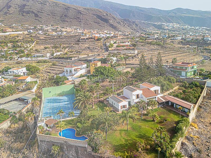 Foto 201201c7-a844-4c7b-aa66-d590137eecd9. Maison avec parking dans Araya Candelaria