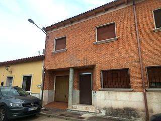 Casa  Rosa. Vivienda adosada en rueda