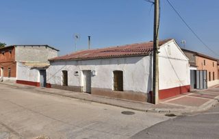 Casa  Calle candola. Casa de pueblo en almenara de adaja