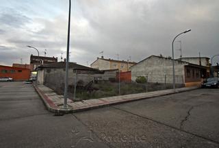 Terreny residencial  Calle castillo. Terreno urbano de 269m2 haciendo esquina a dos calles. forma cua