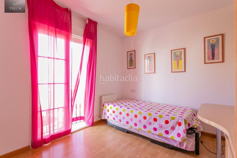 Foto 0589c360-df4f-46c6-bf37-8864f822073f. Casa pareada preciosa casa , zona centro comercial nevada en Armilla