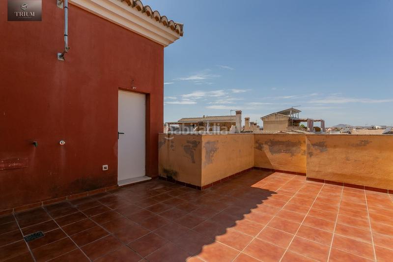 Foto 4ff9bc4b-0cd7-47c2-9168-b454006ecc2a. Casa pareada preciosa casa , zona centro comercial nevada en Armilla