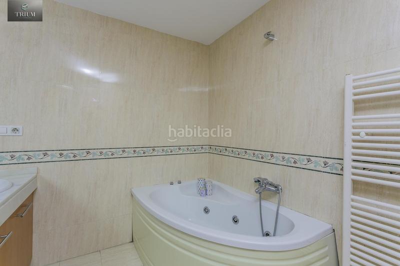 Foto 92054f9c-9443-4d77-9211-721ddc2860df. Casa pareada preciosa casa , zona centro comercial nevada en Armilla