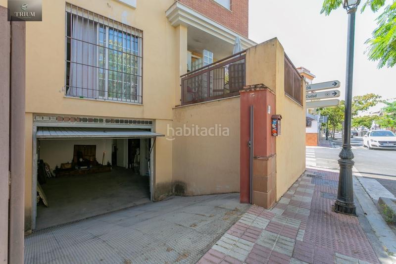 Foto a068a7c9-9bd9-48e1-b4d0-0c658f40a0dd. Casa pareada preciosa casa , zona centro comercial nevada en Armilla