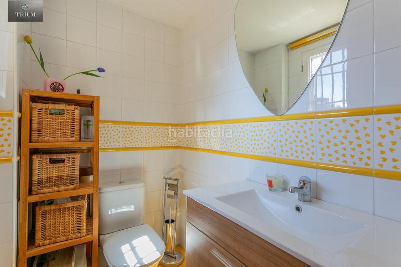 Foto ae641a9b-0a48-4c96-ba28-5c3a2553a134. Casa pareada preciosa casa , zona centro comercial nevada en Armilla