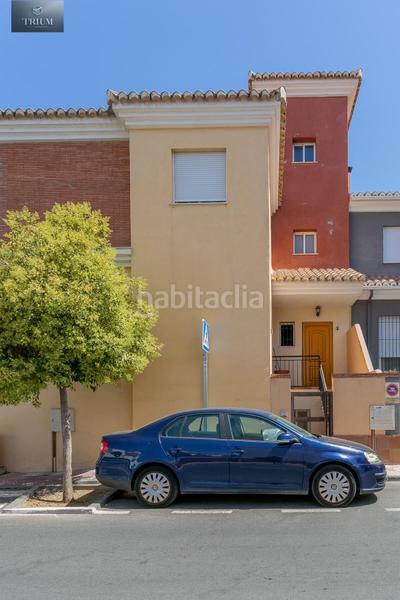 Foto c357c608-a70a-40c4-8302-47db308e54ec. Casa pareada preciosa casa , zona centro comercial nevada en Armilla