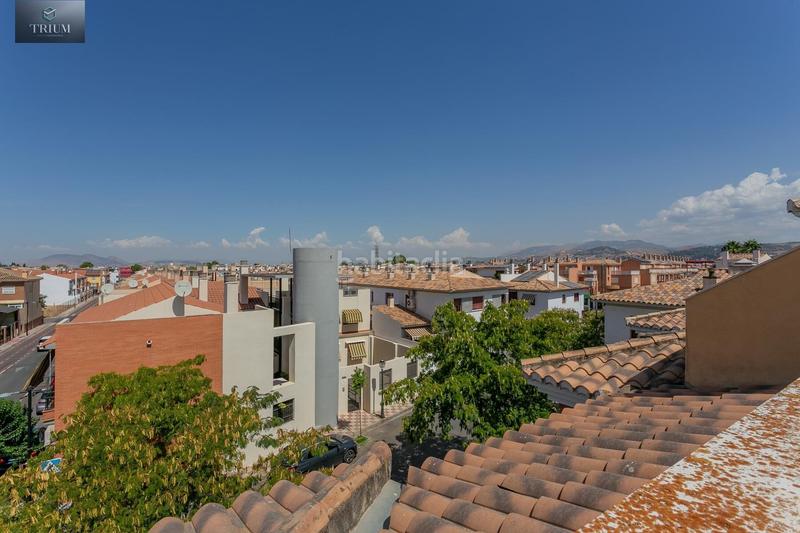 Foto ea5cd133-434d-4344-97a1-19aa285f4931. Casa pareada preciosa casa , zona centro comercial nevada en Armilla