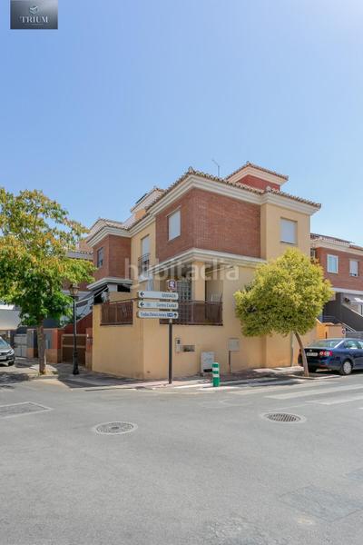 Foto f2d2abd7-4088-428b-8b12-963ce1205f18. Casa pareada preciosa casa , zona centro comercial nevada en Armilla