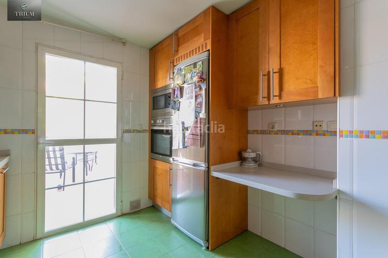 Foto f65285dc-b3da-480a-9c7d-0d5dacd4ad0d. Casa pareada preciosa casa , zona centro comercial nevada en Armilla