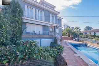 Xalet  Calle calle del betis. Lujoso chalet en monachil