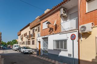 Casa adossada a Albolote. Fántastica casa en el pueblo de albolote