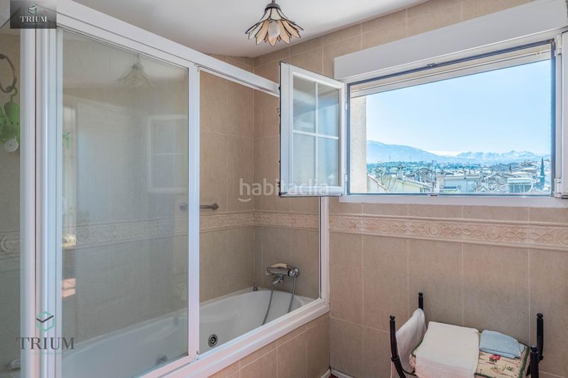 Foto 12a984de-b584-4444-85c8-9bab90151edf. Casa pareada chalet en zona rebites en Huétor Vega