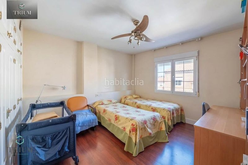 Foto 49cbe955-489f-4375-a216-6f6e093fb814. Casa pareada chalet en zona rebites en Huétor Vega