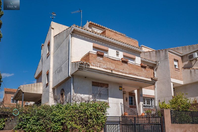 Foto 52063b5b-816f-44d8-b00e-d7383ebddd24. Casa pareada chalet en zona rebites en Huétor Vega