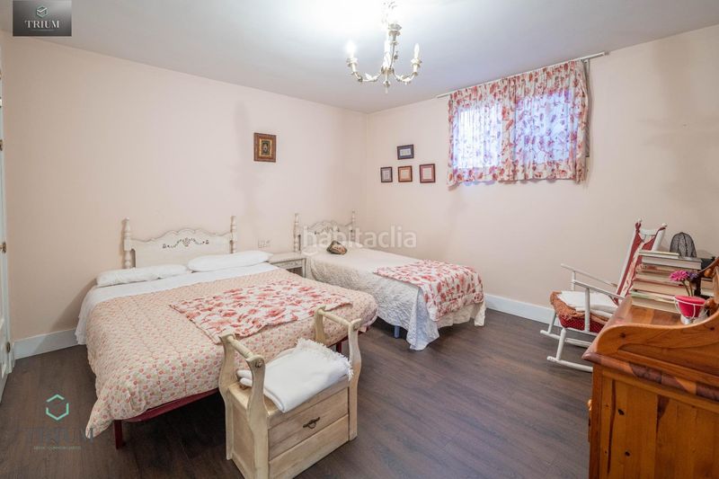 Foto a246c71a-97cd-4d66-b692-ef5757dd4d4c. Casa pareada chalet en zona rebites en Huétor Vega