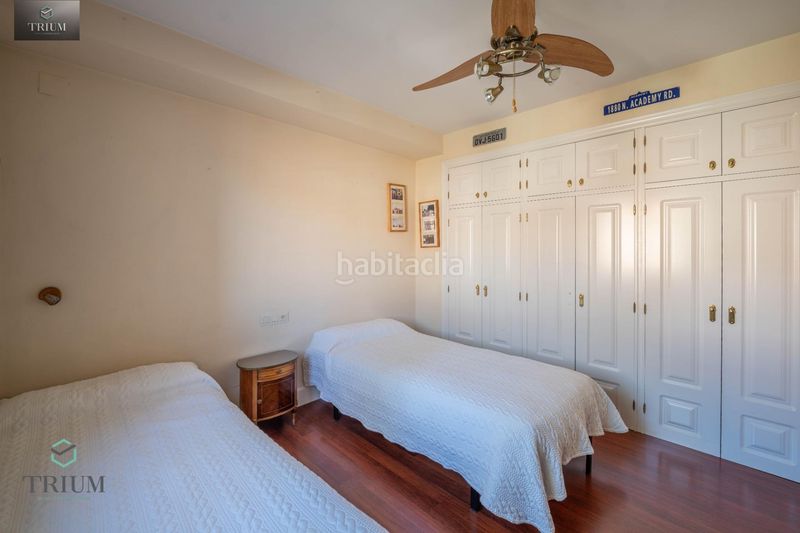 Foto b3870e16-8efa-47a6-9066-d4402f6b2fb4. Casa pareada chalet en zona rebites en Huétor Vega
