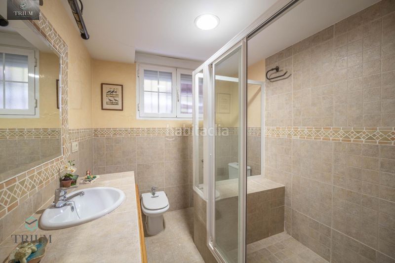 Foto b515915e-7813-4367-a334-5ddaa66cabb1. Casa pareada chalet en zona rebites en Huétor Vega