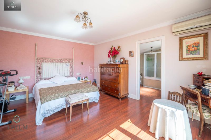 Foto bab4ea1b-9796-4aa7-8178-693781b63e52. Casa pareada chalet en zona rebites en Huétor Vega