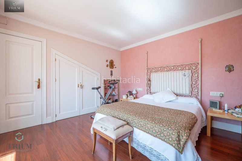 Foto d895765e-e4ff-4ff9-873f-f278bd8ffe47. Casa pareada chalet en zona rebites en Huétor Vega