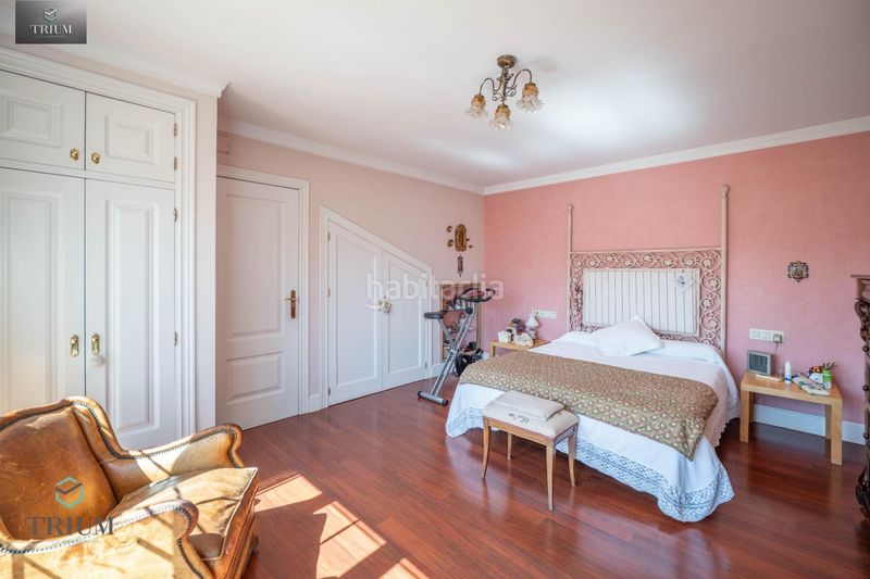 Foto d94ebf64-43bd-4d76-a5fd-20b65b2a36cf. Casa pareada chalet en zona rebites en Huétor Vega