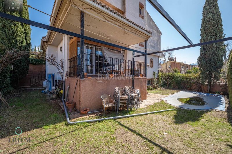 Foto dbc6bd26-6ffb-478b-8406-a23bf31951c7. Casa pareada chalet en zona rebites en Huétor Vega